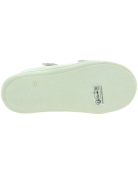 Good sneakers for kids with flat feet 