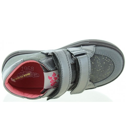 Girls desigjer gray leather boots 