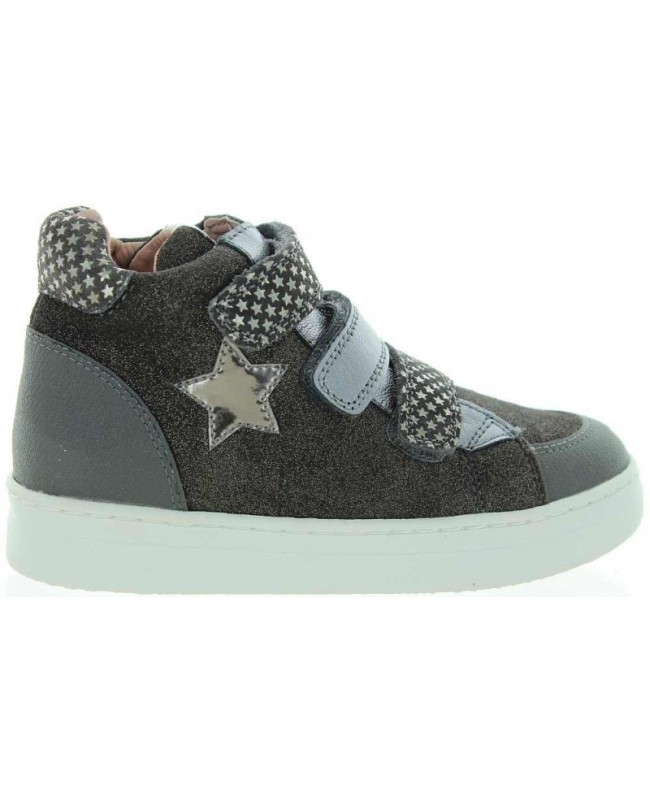 Boots for girls with reinforced heel for tip toe walking 