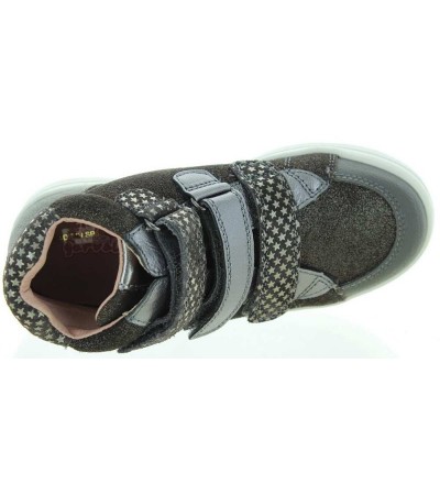 Boots for girls with reinforced heel for tip toe walking 
