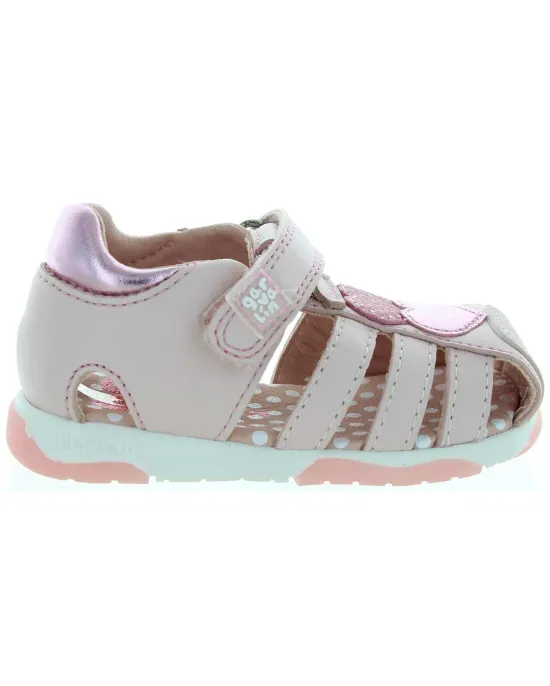 Closed toe baby girl sandals with support 