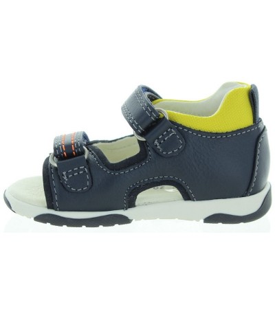 Baby boys sandals with closed backs