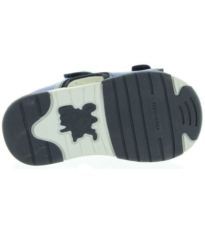 Baby boys sandals with closed backs