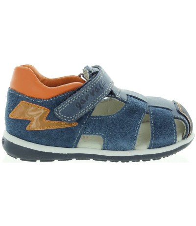 Ankle form boys sandals with closed toes