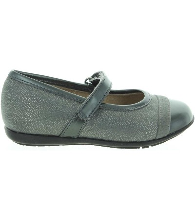 Shoes for toddlers with overpronation and narrow feet