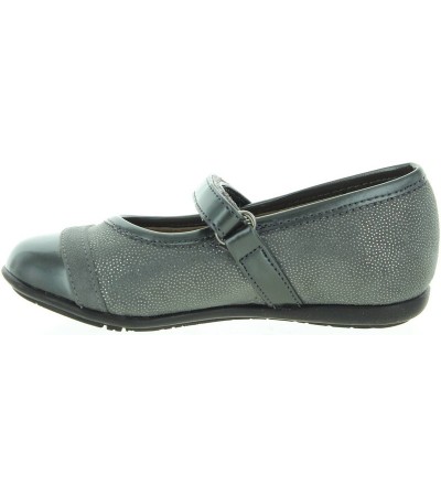 Shoes for toddlers with overpronation and narrow feet