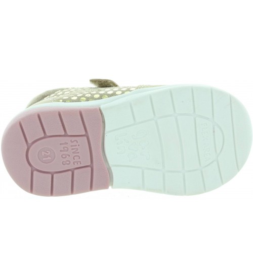 Beige natural leather sneakers for a toddler 