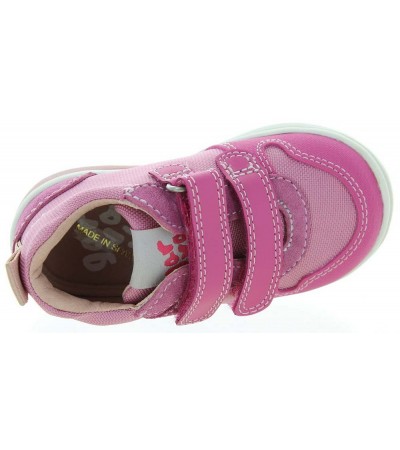 Leather shoes learning to walk for baby