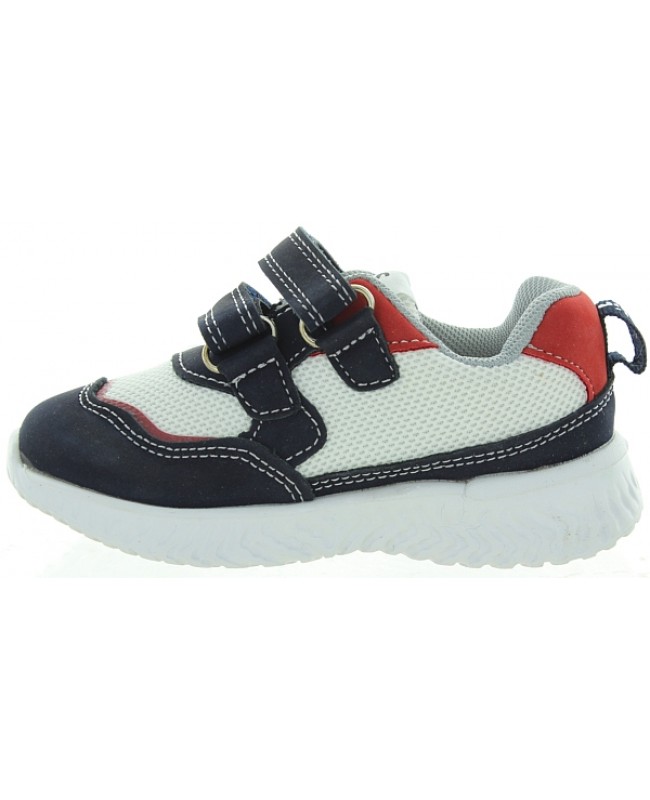 Support sneakers for a boy for Summer from Europe