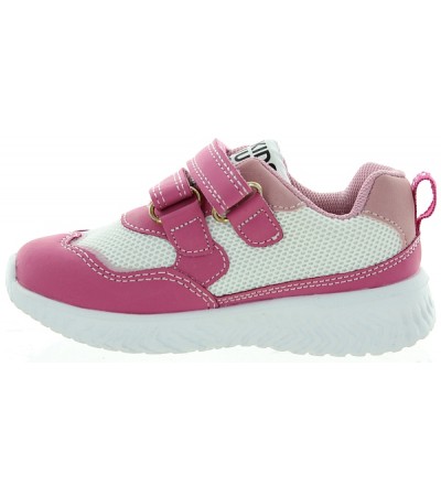 Sneakers for a girl with good support from Europe