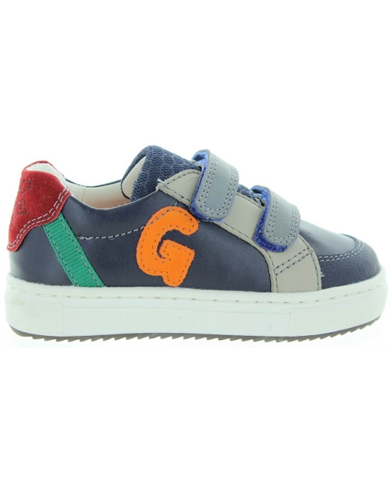 Blue child sneakers made with leather and good support