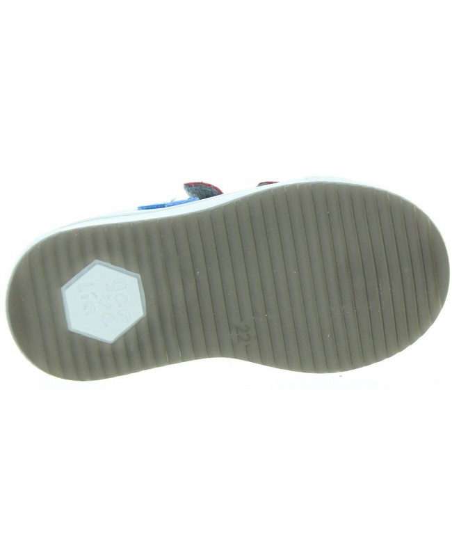 Healthy kids sneakers to develop their feet 