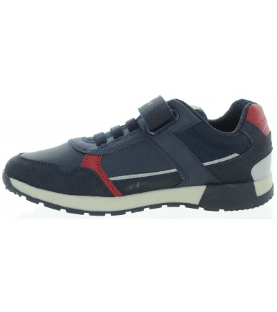 Boys with fallen arches sneakers 