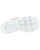 Shoes to correct supination in girls with sturdy heel