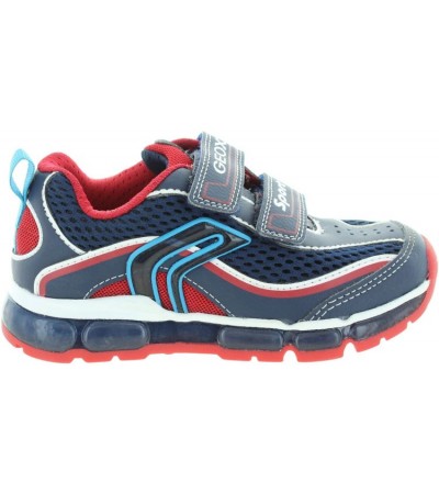 Kids with arches running sneakers