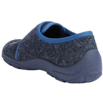 Slippers for a child with good arch by Geox