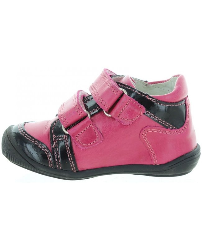 Toddler shoes for learning to walk for natural step