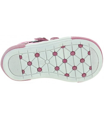Girls pink boots to stop orthopedic problems 