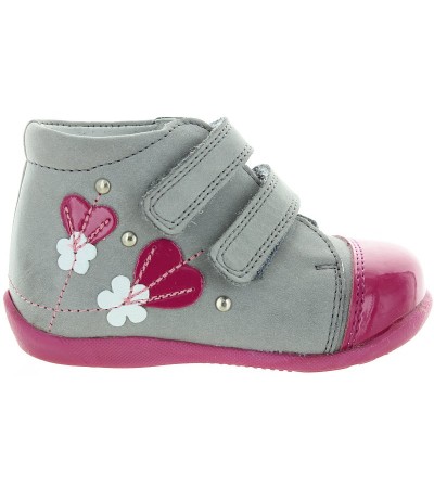 Profiled child shoes with arch support