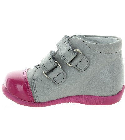 Profiled child shoes with arch support