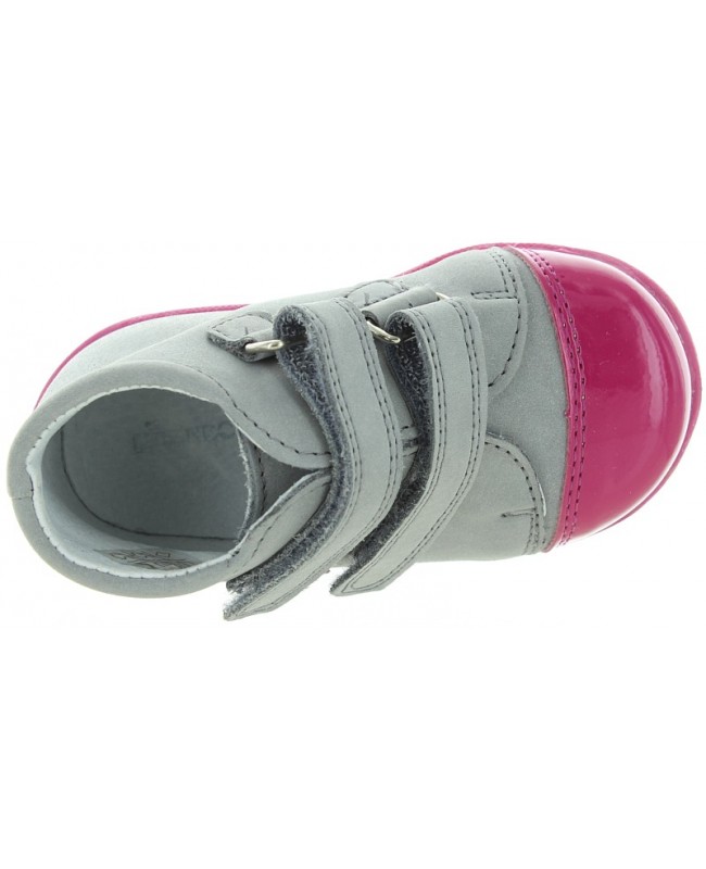 Profiled child shoes with arch support