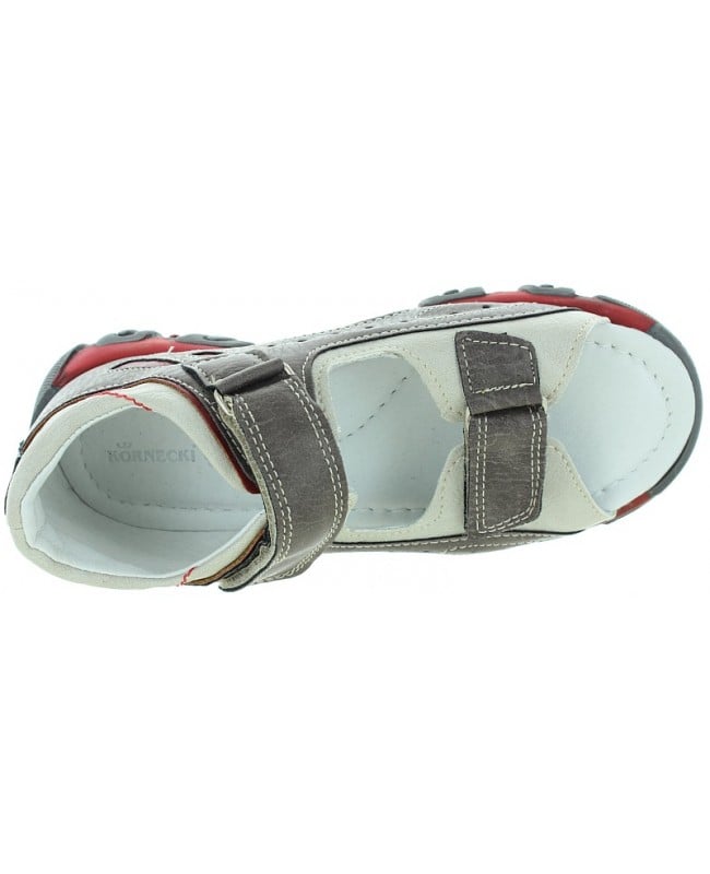 Child with severe pronation sandals
