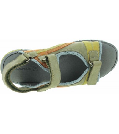 Boys sandals that does not smell 