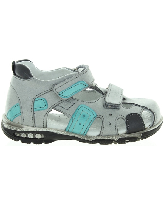 Tip toe sandals for a boy