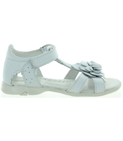 Leather sandals for pigeon toed child 