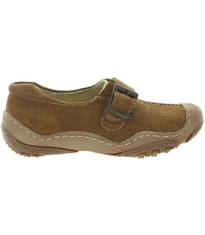 Brown European girls shoes perfect for Fall