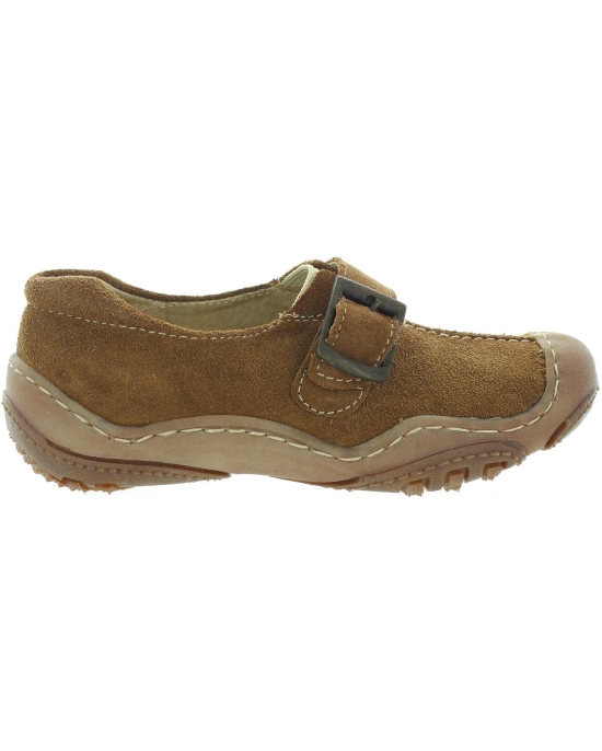 Brown European girls shoes perfect for Fall