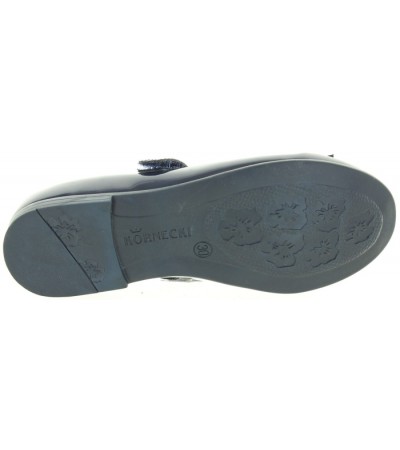 Leather school shoes for a girl in navy patent leather 
