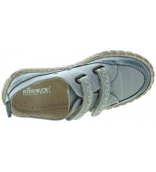 High instep child footwear with arches