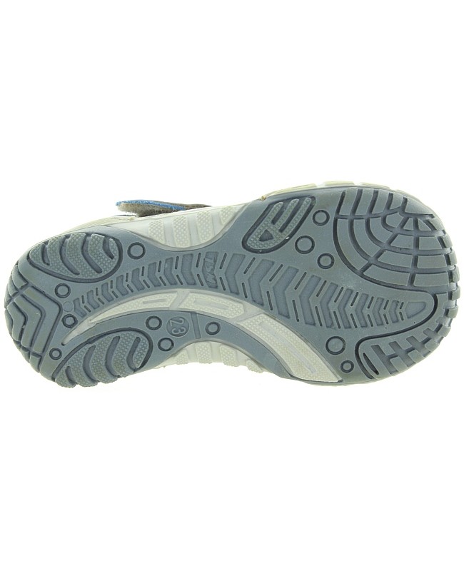 Foot forming shoes that support foot in kids 