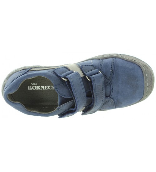 Sneakers for boys with flat feet that are European