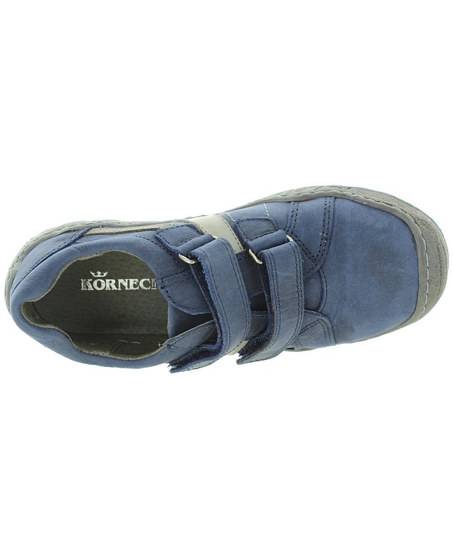 Sneakers for boys with flat feet that are European