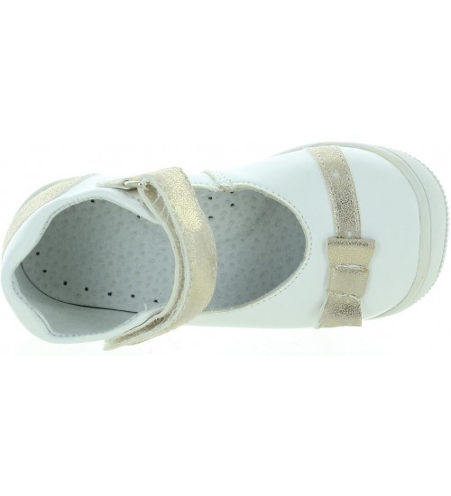 Good arch support white dress shoes for a child