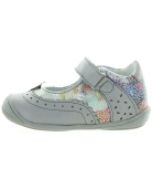 Shoes designed correct ankle turning with reinforced heel