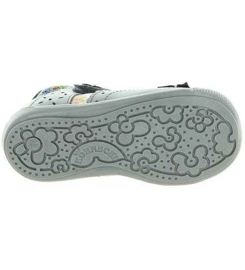 Correct ankle turning support shoes