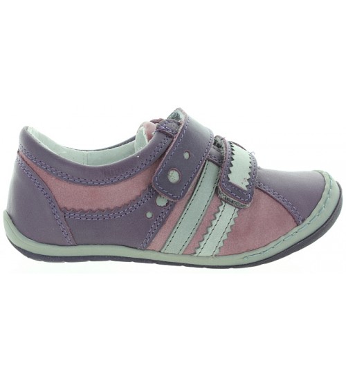 Good arches narrow sneakers for girls 