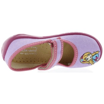 House shoes for child with slim feet