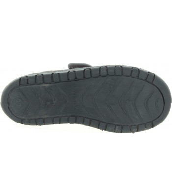 Shoes for a boy that is pigeon toed indoor