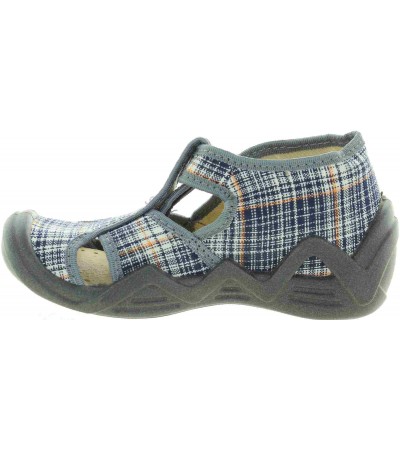 Child slippers with proper ankle support 