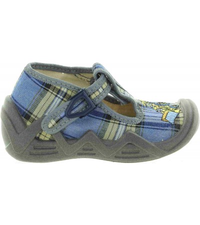 House shoes correction for ankle turning in