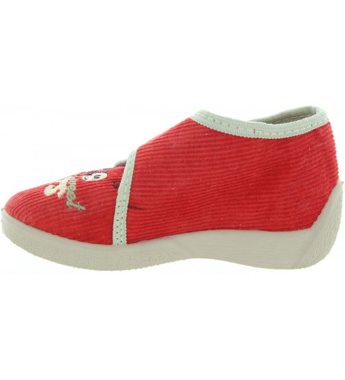 Polish slippers that close with velcro