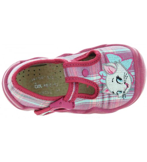 House slippers for girls tiptoeing