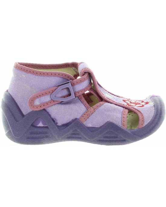 House shoes corrective for ankles turning in