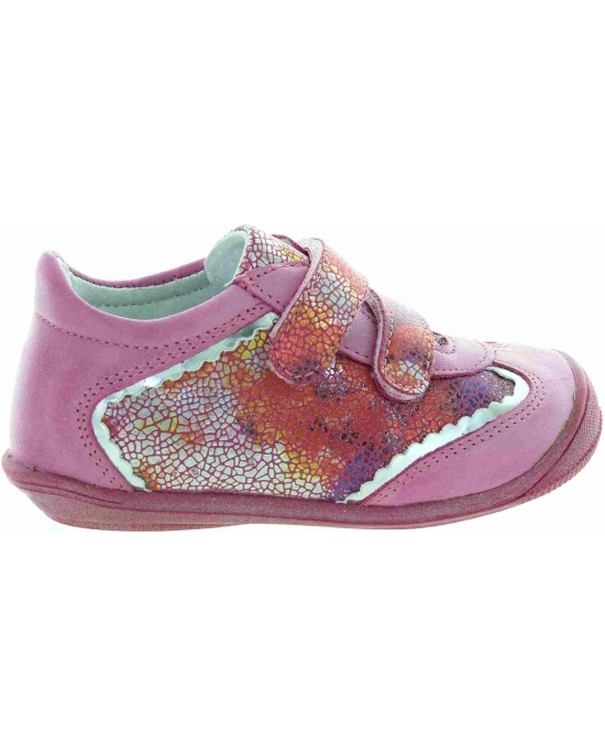 Pink leather baby sneakers for learning to stand and walk