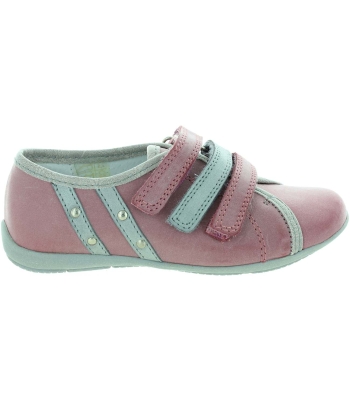 Narrow shoes for girls with good arch