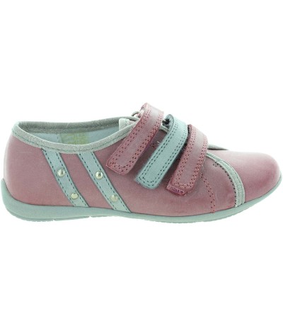 Narrow shoes for girls with good arch